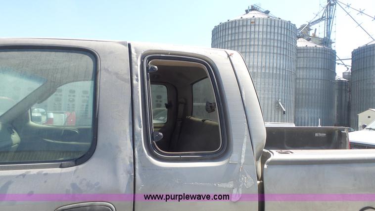 image for item K7740 2004 Ford F150 XLT Ext. Cab pickup truck