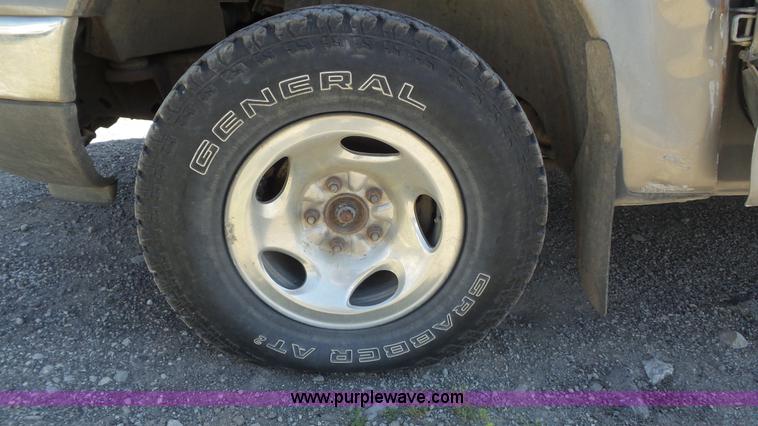 image for item K7740 2004 Ford F150 XLT Ext. Cab pickup truck