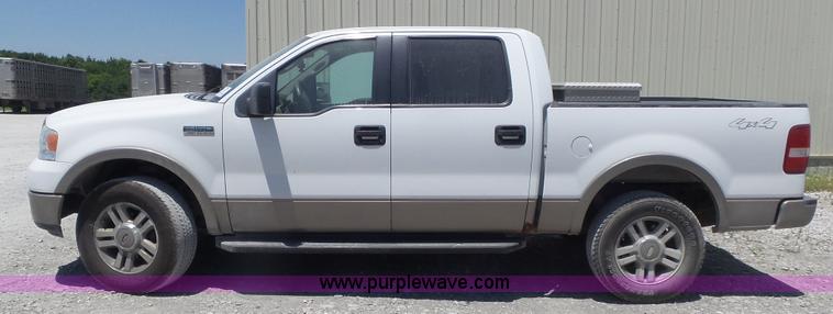 image for item K7742 2005 Ford F150 Lariat SuperCrew pickup truck