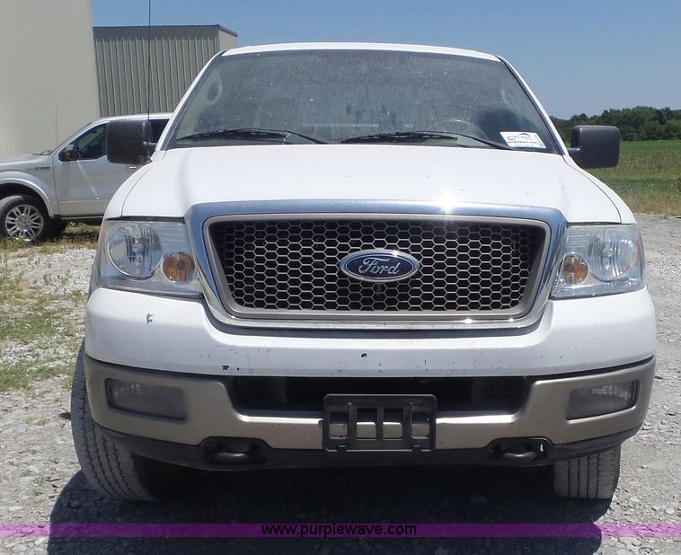 image for item K7742 2005 Ford F150 Lariat SuperCrew pickup truck