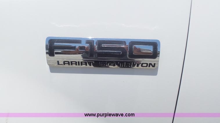 image for item K7742 2005 Ford F150 Lariat SuperCrew pickup truck