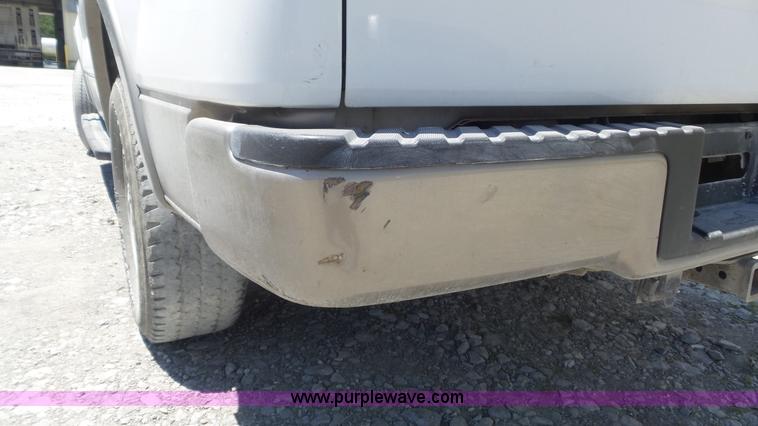 image for item K7742 2005 Ford F150 Lariat SuperCrew pickup truck