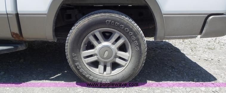 image for item K7742 2005 Ford F150 Lariat SuperCrew pickup truck