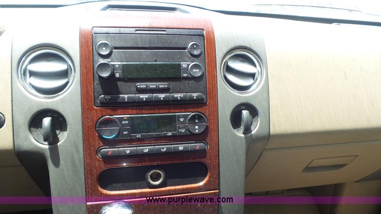 image for item K7742 2005 Ford F150 Lariat SuperCrew pickup truck