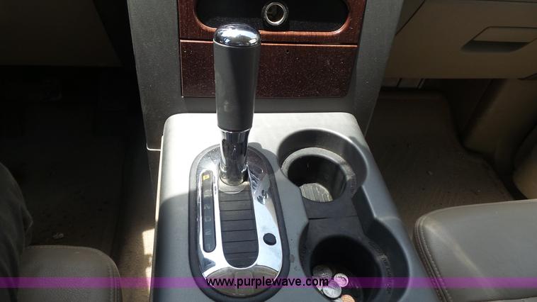 image for item K7742 2005 Ford F150 Lariat SuperCrew pickup truck