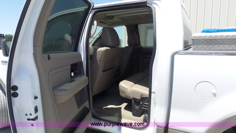 image for item K7742 2005 Ford F150 Lariat SuperCrew pickup truck