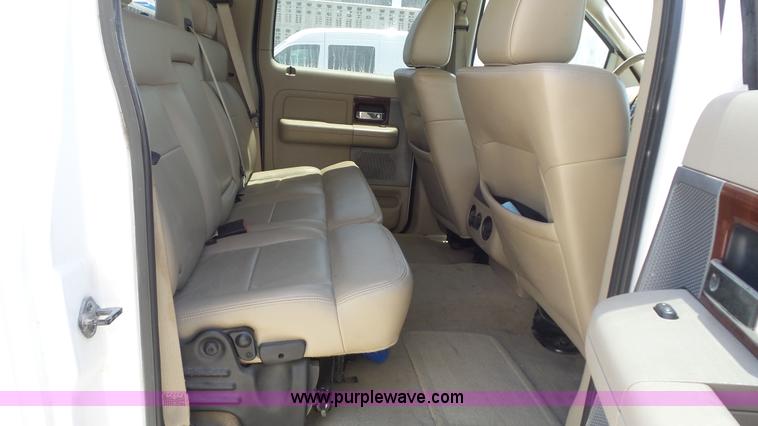 image for item K7742 2005 Ford F150 Lariat SuperCrew pickup truck