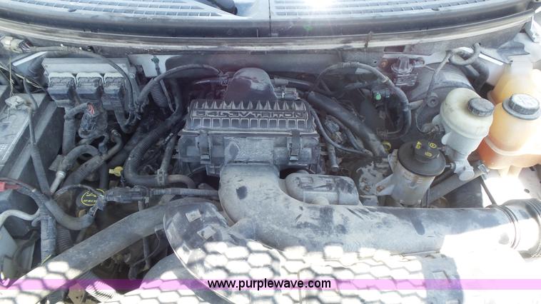 image for item K7742 2005 Ford F150 Lariat SuperCrew pickup truck