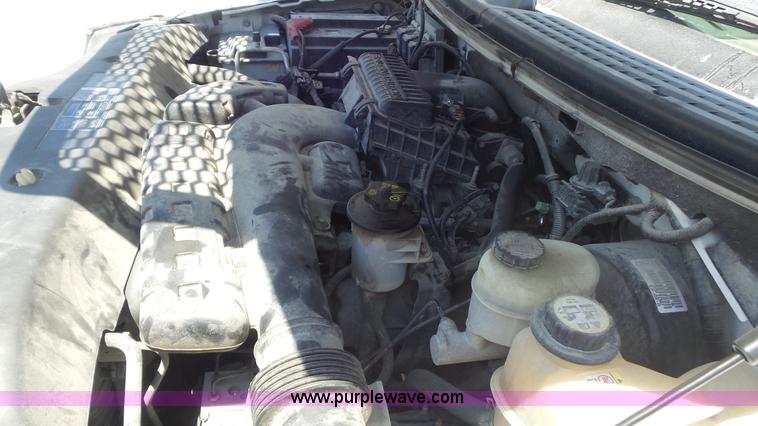 image for item K7742 2005 Ford F150 Lariat SuperCrew pickup truck