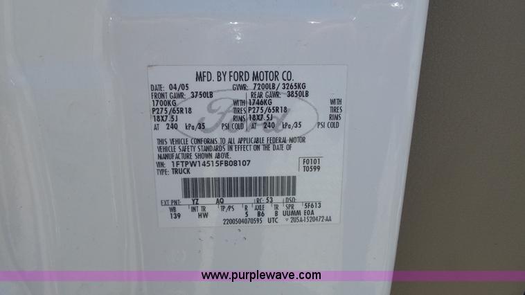 image for item K7742 2005 Ford F150 Lariat SuperCrew pickup truck