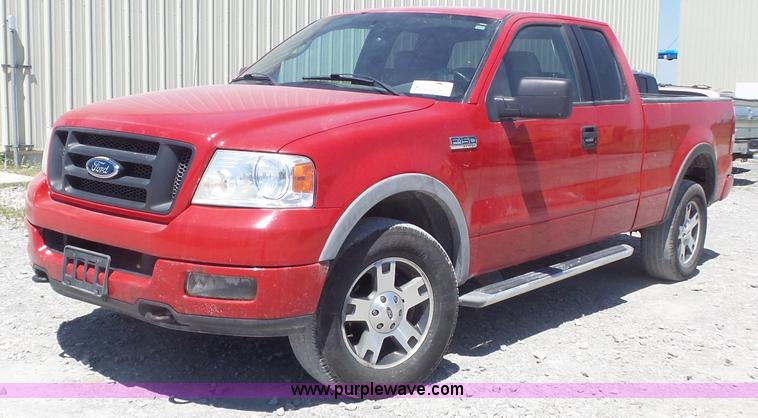 image for item K7743 2004 Ford F150 SuperCab pickup truck