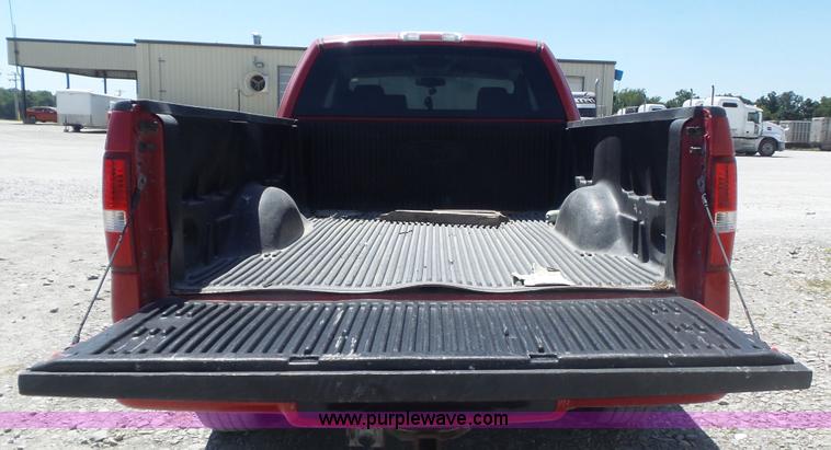 image for item K7743 2004 Ford F150 SuperCab pickup truck