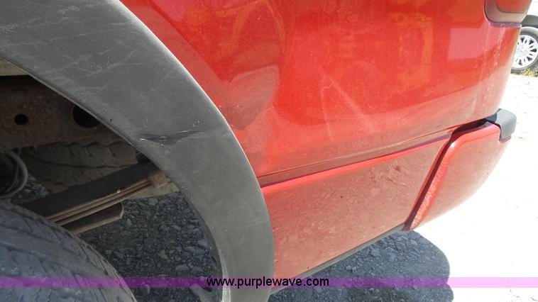 image for item K7743 2004 Ford F150 SuperCab pickup truck