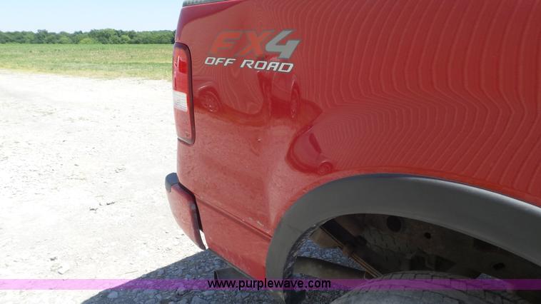 image for item K7743 2004 Ford F150 SuperCab pickup truck