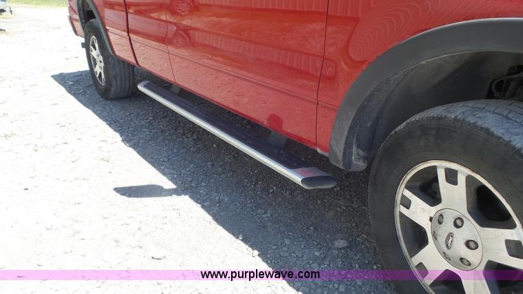 image for item K7743 2004 Ford F150 SuperCab pickup truck