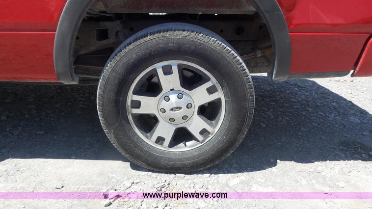 image for item K7743 2004 Ford F150 SuperCab pickup truck