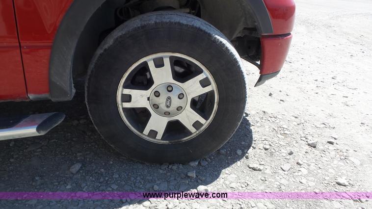 image for item K7743 2004 Ford F150 SuperCab pickup truck