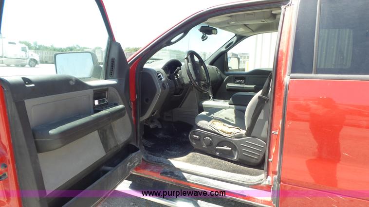 image for item K7743 2004 Ford F150 SuperCab pickup truck