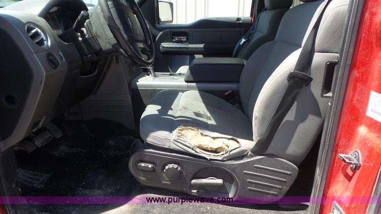 image for item K7743 2004 Ford F150 SuperCab pickup truck