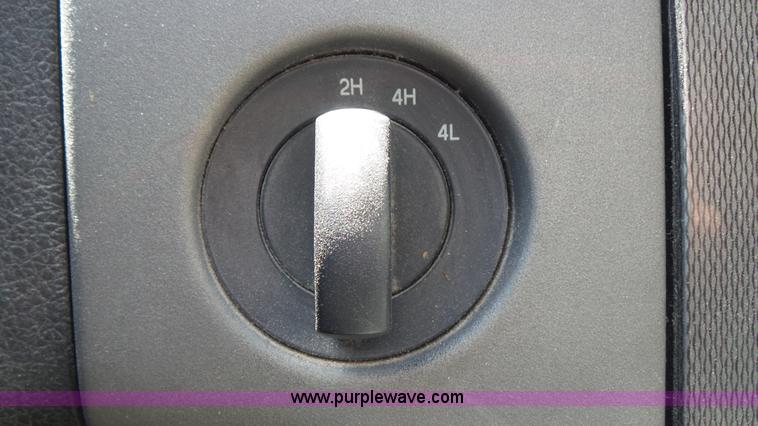 image for item K7743 2004 Ford F150 SuperCab pickup truck