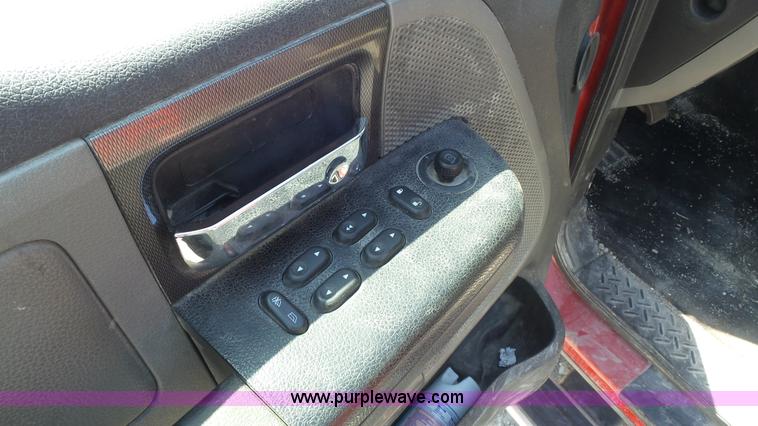 image for item K7743 2004 Ford F150 SuperCab pickup truck