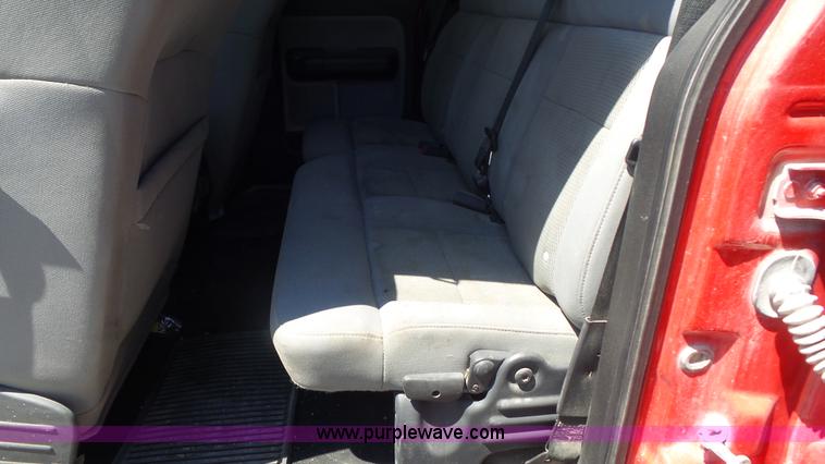 image for item K7743 2004 Ford F150 SuperCab pickup truck