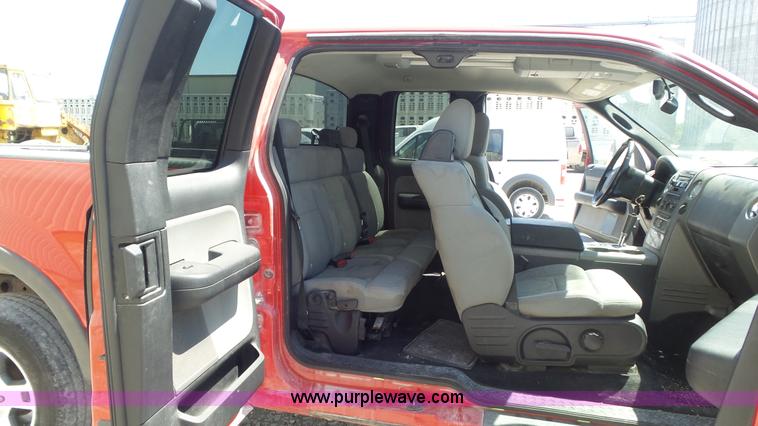 image for item K7743 2004 Ford F150 SuperCab pickup truck