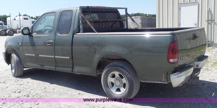 image for item K7744 2002 Ford F150 XLT pickup truck
