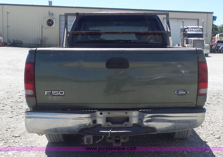 image for item K7744 2002 Ford F150 XLT pickup truck