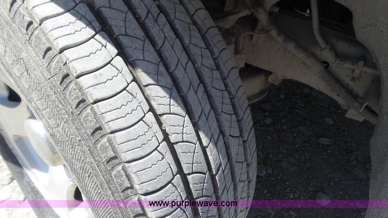 image for item K7744 2002 Ford F150 XLT pickup truck