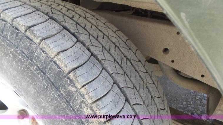 image for item K7744 2002 Ford F150 XLT pickup truck