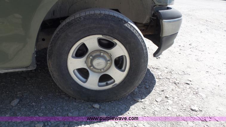 image for item K7744 2002 Ford F150 XLT pickup truck