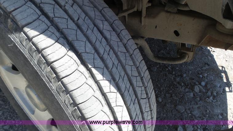 image for item K7744 2002 Ford F150 XLT pickup truck