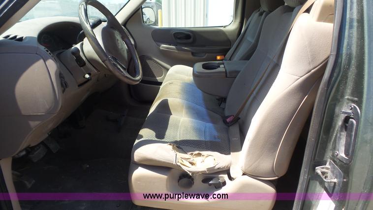 image for item K7744 2002 Ford F150 XLT pickup truck