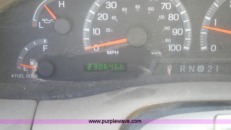 image for item K7744 2002 Ford F150 XLT pickup truck