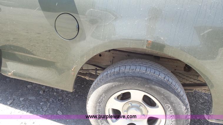 image for item K7744 2002 Ford F150 XLT pickup truck