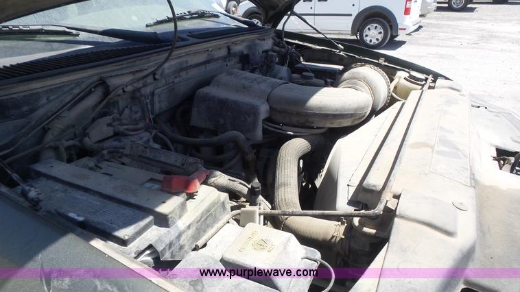 image for item K7744 2002 Ford F150 XLT pickup truck