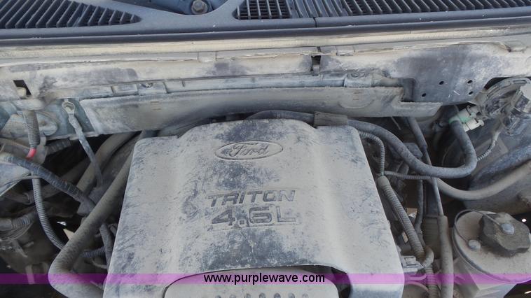 image for item K7744 2002 Ford F150 XLT pickup truck