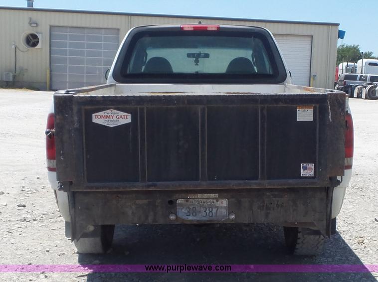 image for item K7745 2004 Ford F150 SuperCab pickup truck