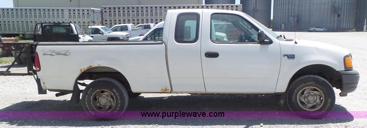 image for item K7745 2004 Ford F150 SuperCab pickup truck