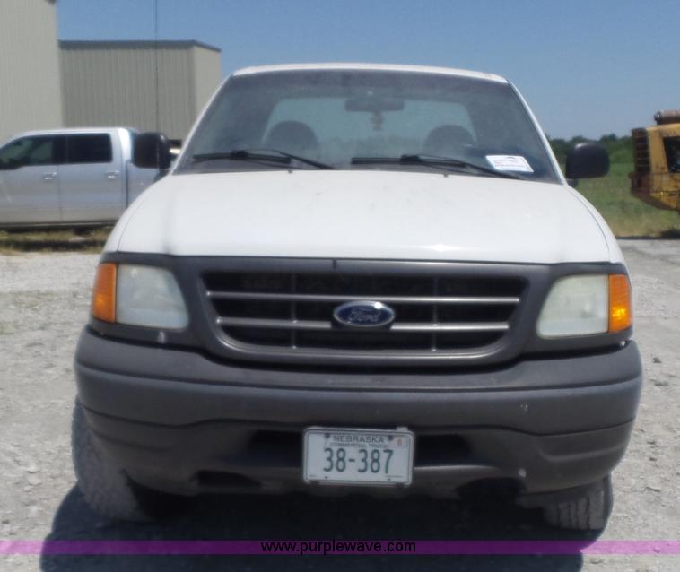 image for item K7745 2004 Ford F150 SuperCab pickup truck