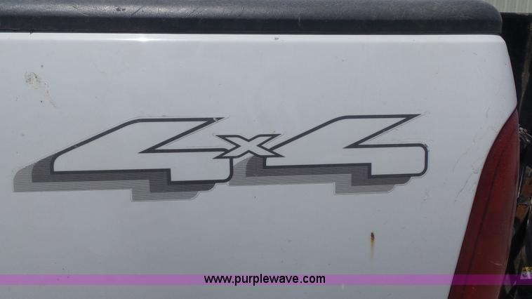 image for item K7745 2004 Ford F150 SuperCab pickup truck