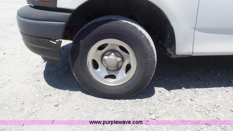 image for item K7745 2004 Ford F150 SuperCab pickup truck