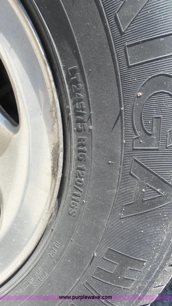 image for item K7745 2004 Ford F150 SuperCab pickup truck