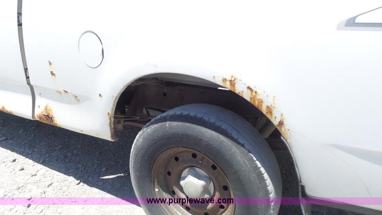 image for item K7745 2004 Ford F150 SuperCab pickup truck