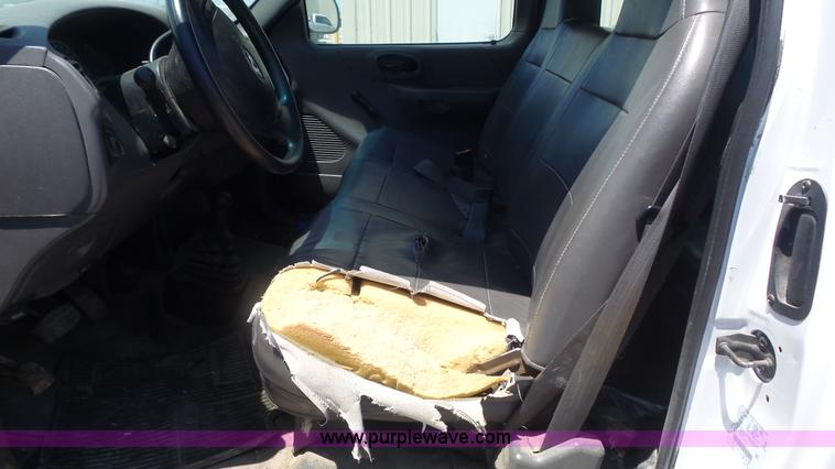 image for item K7745 2004 Ford F150 SuperCab pickup truck