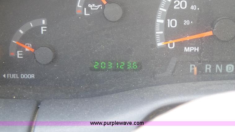 image for item K7745 2004 Ford F150 SuperCab pickup truck