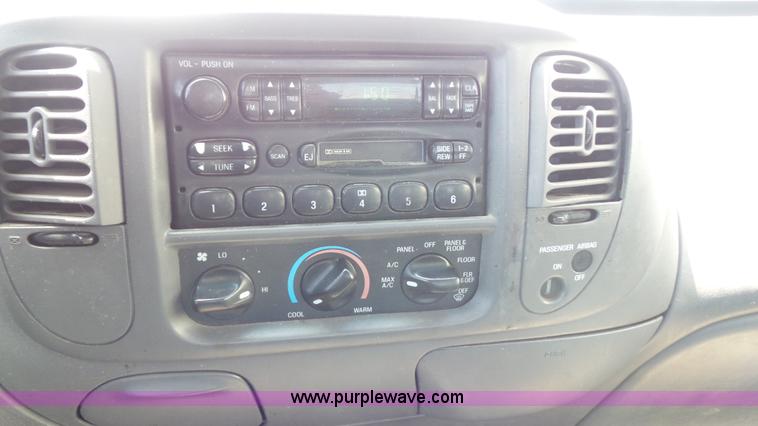 image for item K7745 2004 Ford F150 SuperCab pickup truck