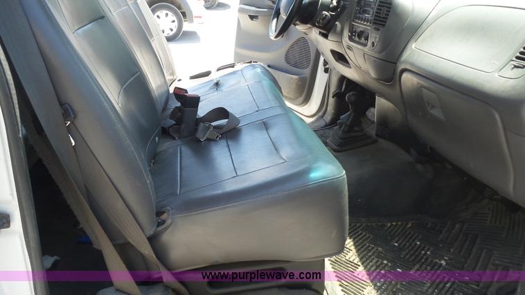 image for item K7745 2004 Ford F150 SuperCab pickup truck