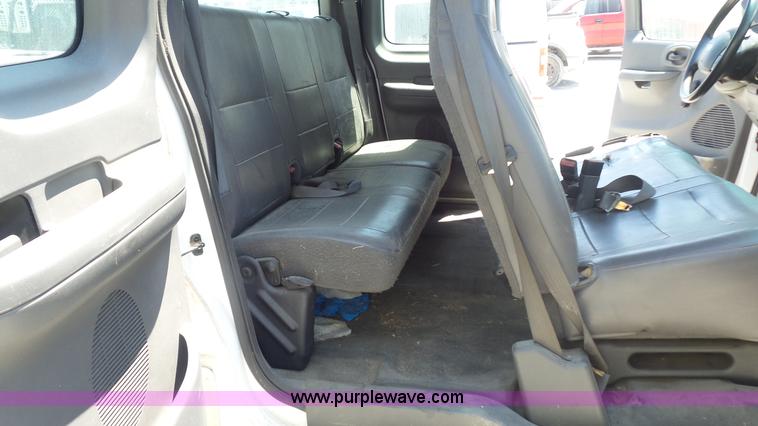 image for item K7745 2004 Ford F150 SuperCab pickup truck